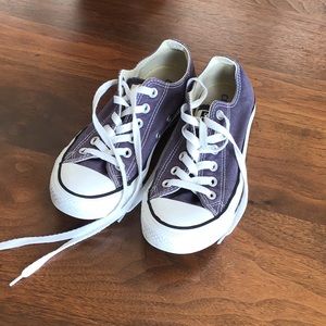 Converse Tennis Shoes